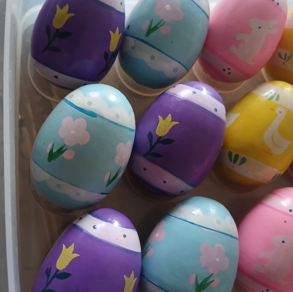 Vintage Lillian Vernon Pastel Patterned Hand Painted 12 Pcs Wood Easter Eggs - Picture 6 of 7